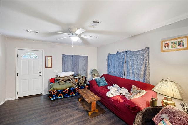 900 N Detroit Avenue, Russellville, AR 72801