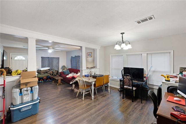 900 N Detroit Avenue, Russellville, AR 72801