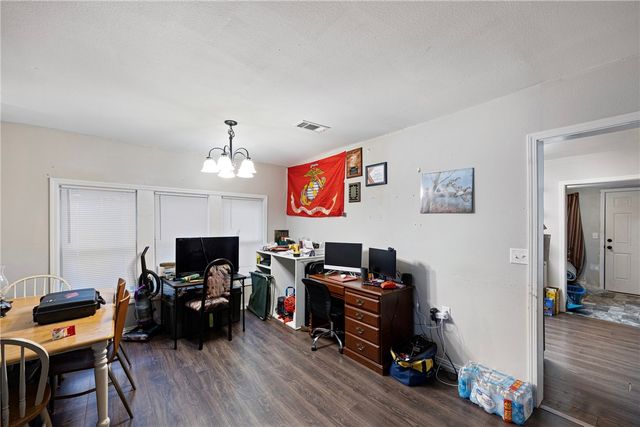 900 N Detroit Avenue, Russellville, AR 72801