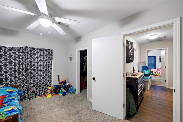 900 N Detroit Avenue, Russellville, AR 72801