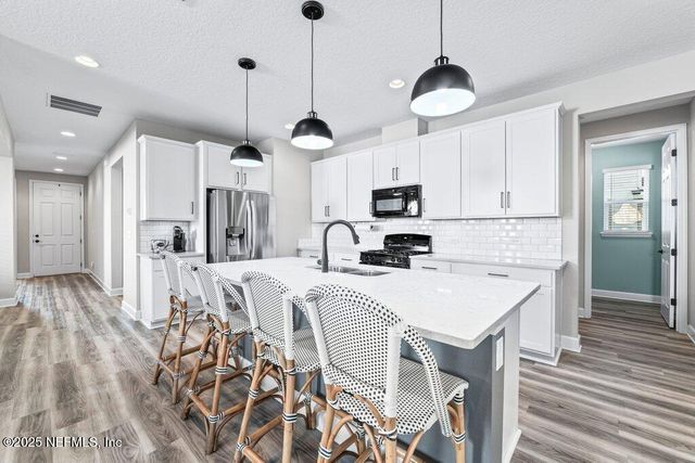 1917 AMBERLY Drive, Middleburg, FL 32068