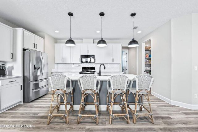 1917 AMBERLY Drive, Middleburg, FL 32068