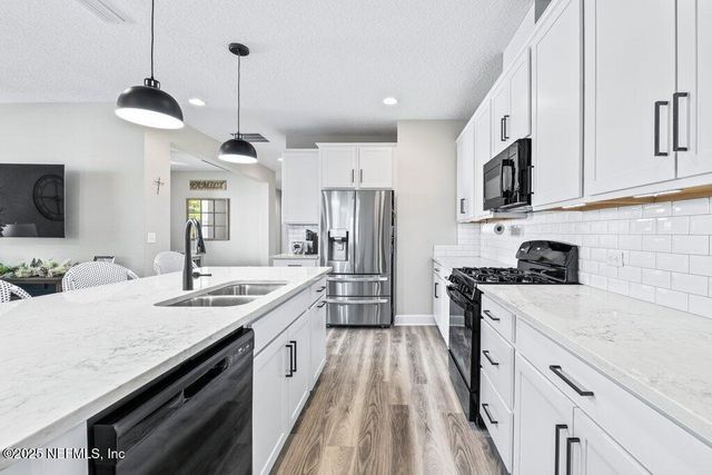 1917 AMBERLY Drive, Middleburg, FL 32068