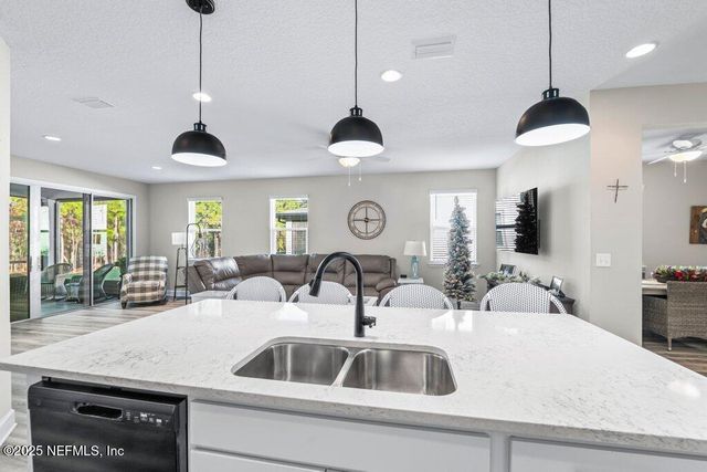 1917 AMBERLY Drive, Middleburg, FL 32068