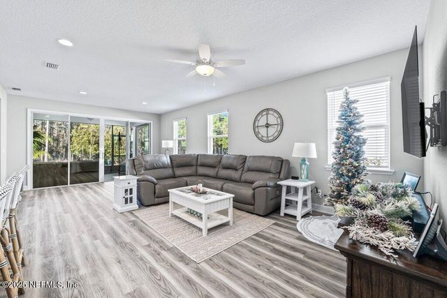 1917 AMBERLY Drive, Middleburg, FL 32068