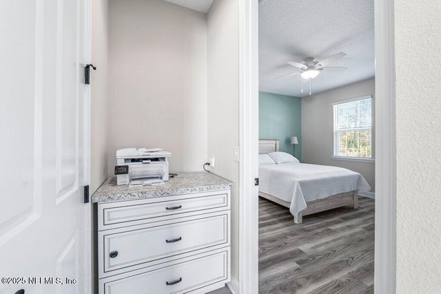 1917 AMBERLY Drive, Middleburg, FL 32068