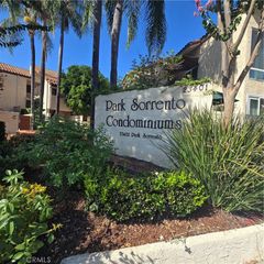 23401 Park Sorrento 50, Calabasas, CA 91302
