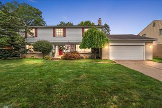 1345 Kinmore Street, Dearborn Heights, MI 48127