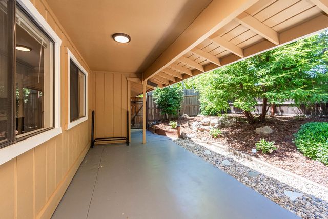 8498 E Hidden Lakes Dr, Granite Bay, CA 95746