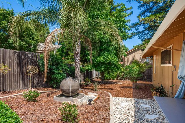 8498 E Hidden Lakes Dr, Granite Bay, CA 95746