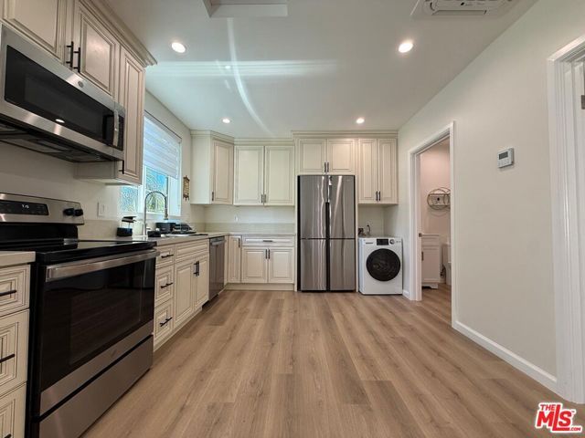 16429 Bryant Street, North Hills (los Angeles), CA 91343