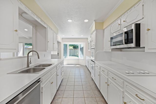 527 Twilight Trail, Richardson, TX 75080