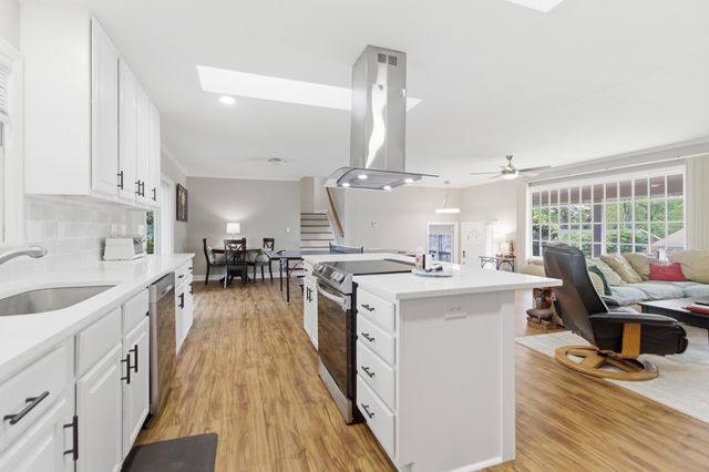 1119 Smithfield Place, Hanahan, SC 29410