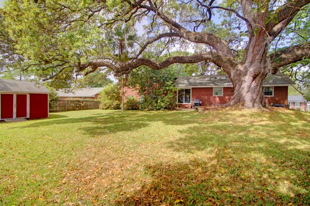 1119 Smithfield Place, Hanahan, SC 29410