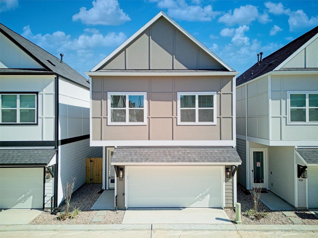205 Clark Meadows Lane, Houston, TX 77076