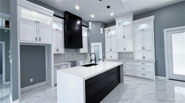 2803 Kingdom Drive, Weslaco, TX 78599