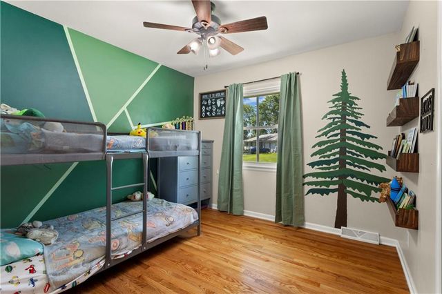 121 SE Moore Street, Blue Springs, MO 64014