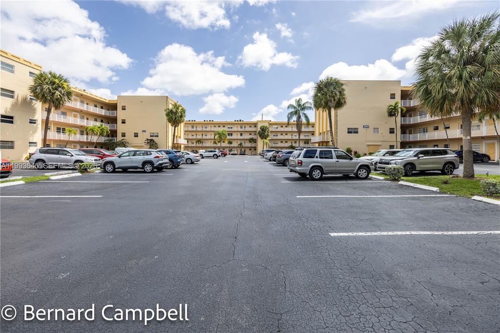 3940 NW 42nd Avenue 417, Lauderdale Lakes, FL 33319
