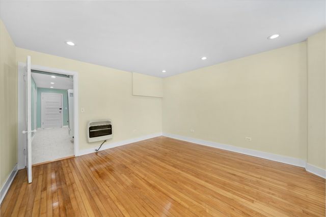 2631 S AVERS Avenue, Chicago, IL 60623