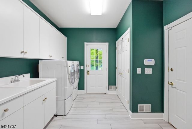 3 Lockwood Dr, Bridgewater Twp., NJ 08807