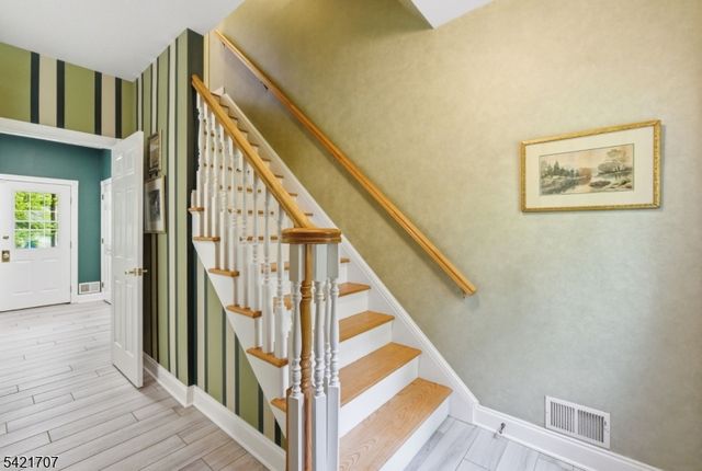 3 Lockwood Dr, Bridgewater Twp., NJ 08807