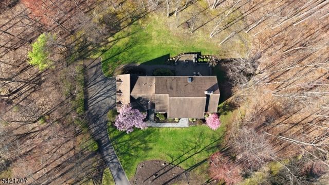 3 Lockwood Dr, Bridgewater Twp., NJ 08807