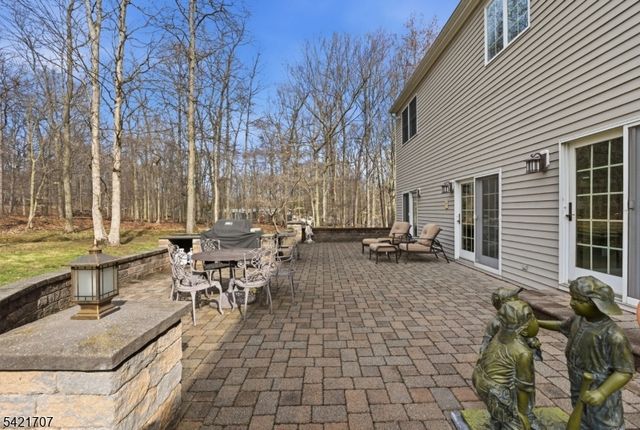 3 Lockwood Dr, Bridgewater Twp., NJ 08807