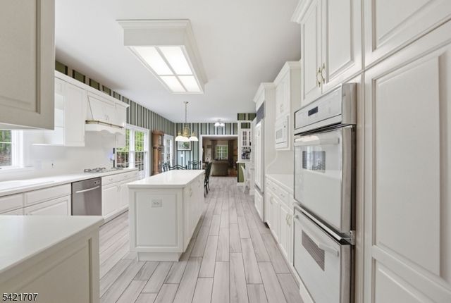 3 Lockwood Dr, Bridgewater Twp., NJ 08807
