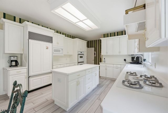 3 Lockwood Dr, Bridgewater Twp., NJ 08807