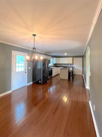730 Everville Dr, Livingston, TN 38570