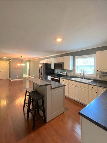 730 Everville Dr, Livingston, TN 38570