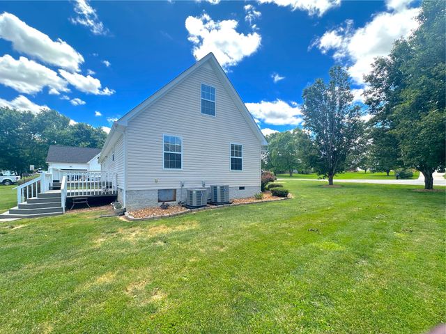 730 Everville Dr, Livingston, TN 38570