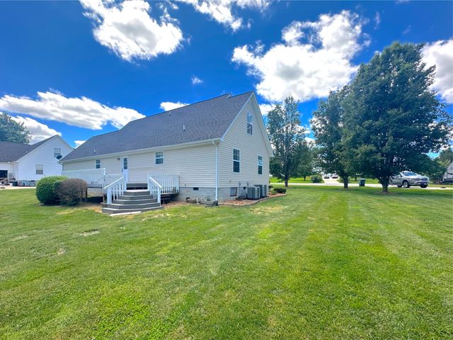 730 Everville Dr, Livingston, TN 38570