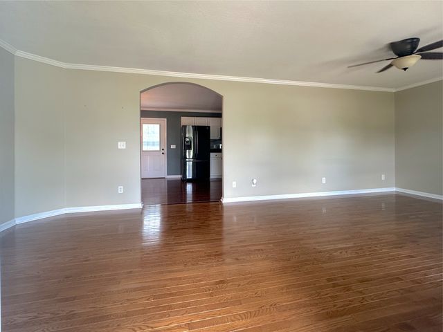 730 Everville Dr, Livingston, TN 38570