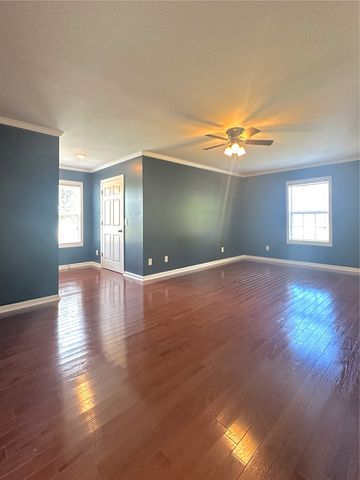 730 Everville Dr, Livingston, TN 38570