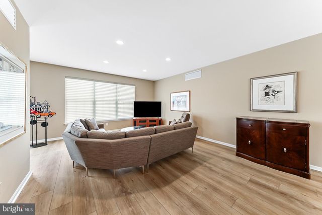 172 E TALLY HO TURN, Glen Mills, PA 19342
