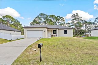 8031 Sandy CIR, Labelle, FL 33935
