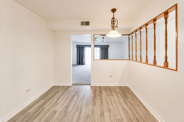 18559 Escanaba Avenue 101, Lansing, IL 60438