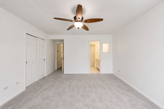 18559 Escanaba Avenue 101, Lansing, IL 60438