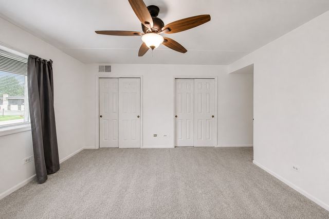 18559 Escanaba Avenue 101, Lansing, IL 60438
