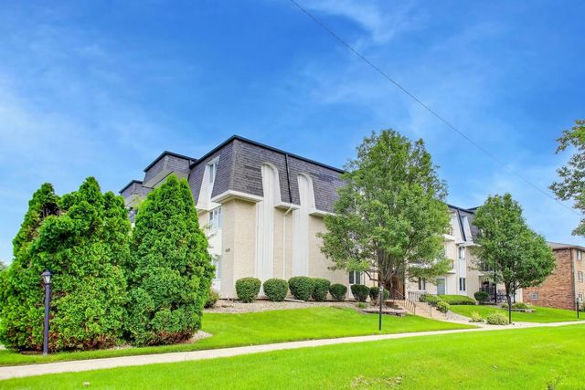 18559 Escanaba Avenue 101, Lansing, IL 60438