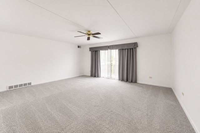 18559 Escanaba Avenue 101, Lansing, IL 60438