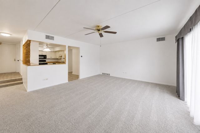 18559 Escanaba Avenue 101, Lansing, IL 60438