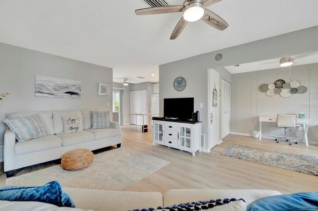 4105 35TH AVENUE W 3, Bradenton, FL 34205