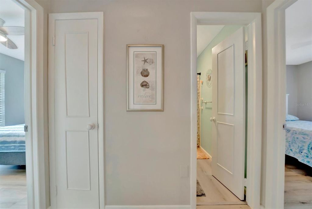 Image 32 of property listing at 4105 35TH AVENUE W 3, Bradenton, FL 34205