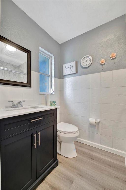 Image 46 of property listing at 4105 35TH AVENUE W 3, Bradenton, FL 34205