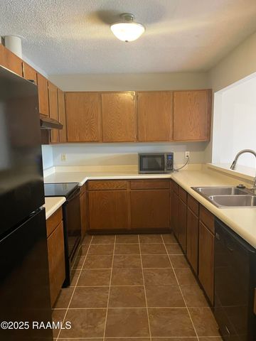 3500 E Simcoe Street 33, Lafayette, LA 70501