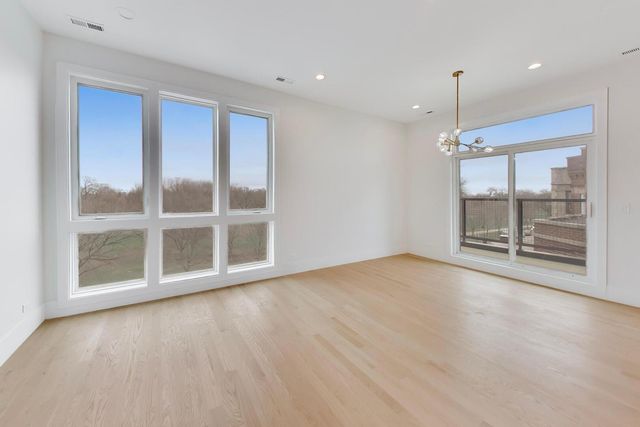1244 N Kedzie Avenue 4, Chicago, IL 60651