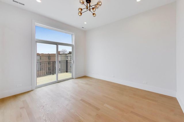 1244 N Kedzie Avenue 4, Chicago, IL 60651