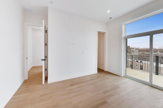 1244 N Kedzie Avenue 4, Chicago, IL 60651